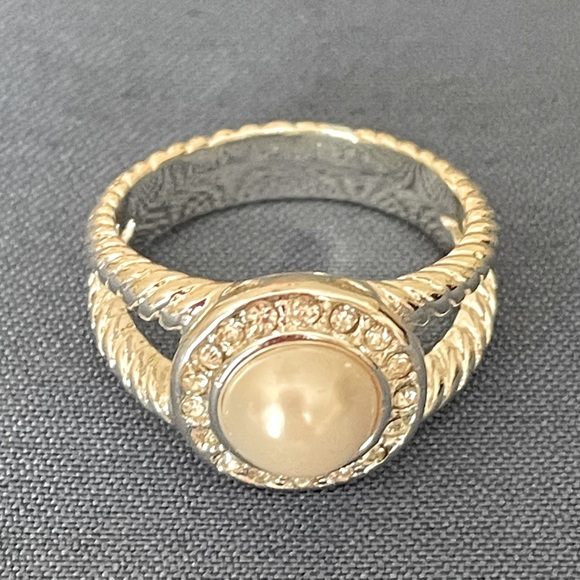 Pearl and Rhinestone Ring - Picture 2 of 4